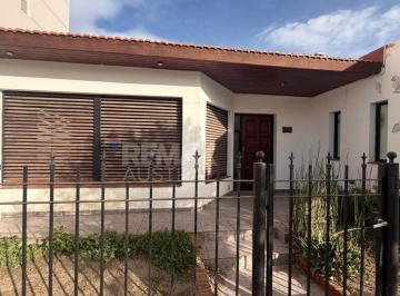 Casa · 81m² · 1 Ambiente · Alquiler Casa 1 Dormitorio, Barrio Pueyrredon