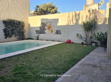 Casa · 170m² · 4 Ambientes · 2 Cocheras · Casa en Venta 3 Dorm. 2 Baños, Pileta, Alejandro Centeno