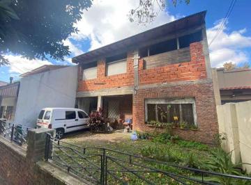 Casa de 4 ambientes, Quilmes · Casa Chalet Venta Barrio Parque