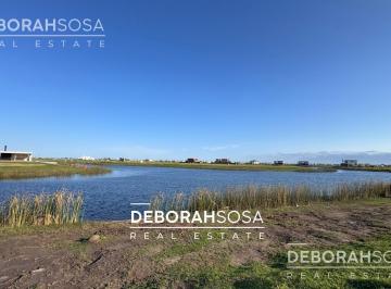 Terreno · 906m² · Lote en Venta Al Agua - Puertos Amarras
