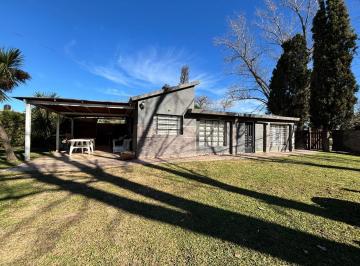 Casa · 89m² · 5 Ambientes · Venta - Casa de 2 Dorm. con Pileta y Amplio Parque
