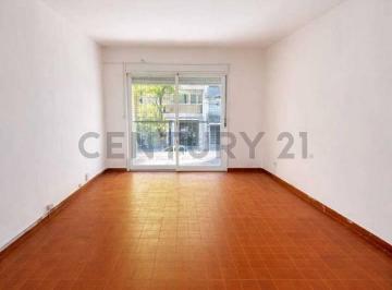 Departamento · 33m² · 1 Ambiente · Monoambiente Al Frente con Patio y Balcón 44 m² Totales Gallo Al 1000