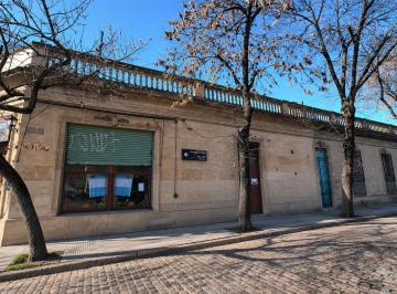 Local comercial · 404m² · 7 Ambientes · Doble Parcela en Barracas con Bar Notable + Vivienda de 7 Ambientes | 404 m² Totales
