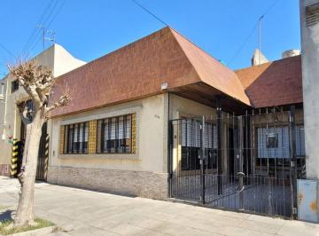 PH · 151m² · 4 Ambientes · 1 Cochera · Venta PH Tipo Casa 4 Ambientes Terraza