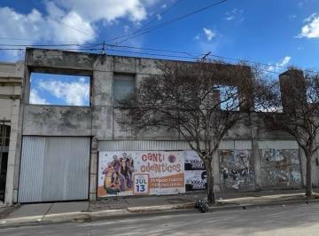 Local comercial · 811m² · 13 Ambientes · 1 Cochera · Venta/ Desarrollo Comercial con Alto Potencial