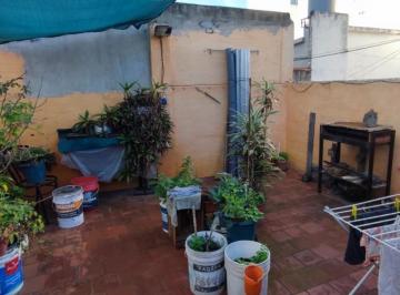 PH · 50m² · 3 Ambientes · "Tipo Casa con Terraza de 7x4,50". 2 Ambientes en Planta Baja (1 de Ellos con Entre Piso Armado), y