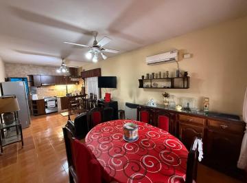 Casa · 148m² · 3 Ambientes · 1 Cochera · Venta Casa 3 Ambientes en Moreno