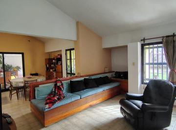 Casa · 230m² · 4 Ambientes · 2 Cocheras · Venta Casa en Zona Norte Granja de Funes Cordoba