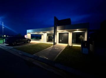Casa · 150m² · 4 Ambientes · 2 Cocheras · Casa de Categoria, 2 Dorm. y 2 Baños, Las Cañitas