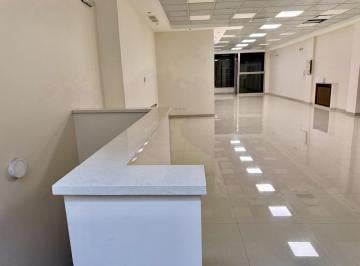 Local comercial · 318m² · Local en Monserrat