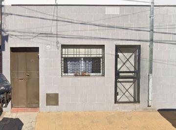 PH de 3 ambientes, Tres de Febrero · PH Al Frente en Alquiler 3 Amb