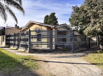 Casa · 140m² · 3 Ambientes · 2 Cocheras · Casa 3 Ambientes con Cochera en Venta Villa Luzuriaga, Vivienda Multifamiliar