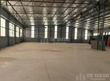 Bodega-Galpón · 1300m² · 4 Cocheras · Deposito en Alquiler 1300 m² en Polo Industrial Ezeiza, Gba Sur
