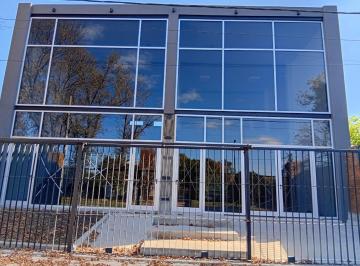 Local comercial · 500m² · 2 Ambientes · 2 Cocheras · Local en Funes
