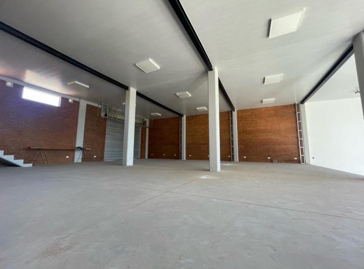 Local comercial · 500m² · 2 Ambientes · 2 Cocheras