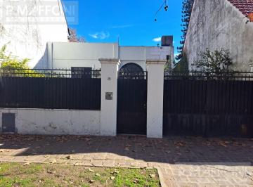Casa · 220m² · 7 Ambientes · 2 Cocheras · Casa en Lomas de Zamora Oeste