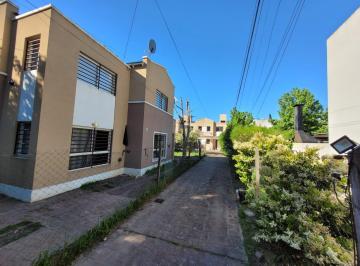 Casa · 75m² · 3 Ambientes · 1 Cochera · Casa Duplex Venta en City Bell Entre Caminos Complejo Cerrado de 5 Unidades