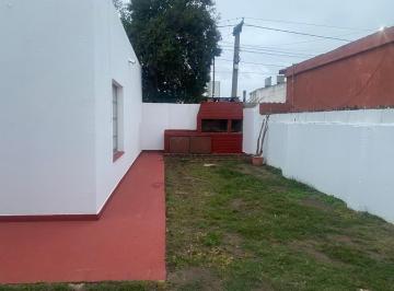 Casa · 110m² · 3 Ambientes · 1 Cochera · Venta Casa en La France 2 Dorm. Córdoba