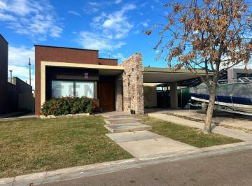 Casa · 193m² · 5 Ambientes · 2 Cocheras · Aire de Malbec Casa en Venta Barrio Privado Maipu Mendoza