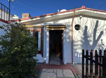 Casa · 51m² · 3 Ambientes · Casa Esquina de un Dormitorio en Barrio Santa Rita