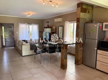 Casa · 121m² · 3 Ambientes · 1 Cochera · Casa Reciclada a Nuevo
