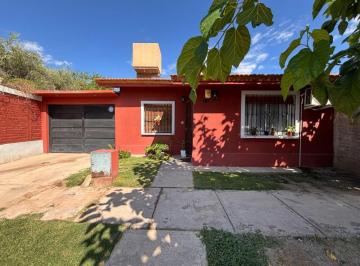 Casa de 4 ambientes, Capilla del Rosario · Casa Apta Crédito en Venta, Barrio Teresa de Los Andes
