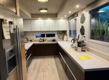 Casa · 310m² · 4 Ambientes · Casa Chalet en Venta en Lomas de La Carolina, Córdoba