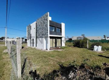 Casa · 130m² · 6 Ambientes · Casa a Terminar de 3 Dorm. en Fincas del Rosedal, Ibarlucea – Ideal Familias