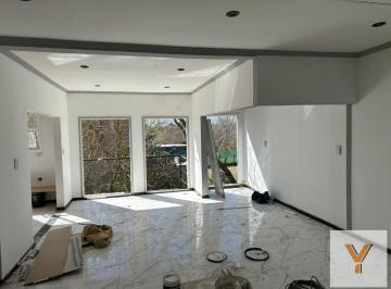 Casa · 200m² · 5 Ambientes · Casa en Alquiler - 4 Dorm. 2 Baños - 230 m - Tigre