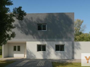 Casa · 140m² · 4 Ambientes · Casa en Venta - 3 Dorm. 2 Baños - 900 m - La Cándida