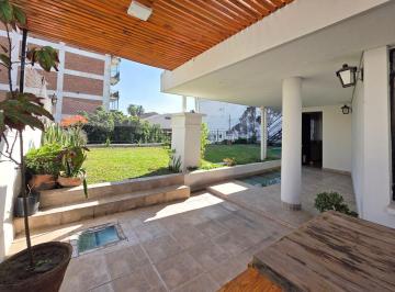 Departamento · 220m² · 3 Dormitorios · 1 Cochera · Departamento Unico! en Microcentro Chacabuco Al 100