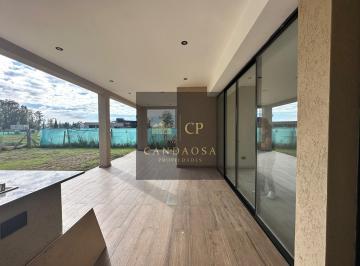 Casa · 111m² · 4 Ambientes · 3 Cocheras · Sg Casa Venta Barrio Santa Sofia