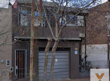 Casa · 225m² · 8 Ambientes · Casa en Venta - 3 Dorm. 3 Baños - 441.05 m - Paternal