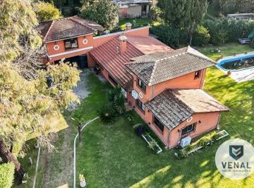 Casa · 280m² · 6 Ambientes · 6 Cocheras · Casa en Venta 6 Ambientes · 3 Dorm. (2 en Suite) Playroom (O 4ta Hab.) · Pileta y Quincho