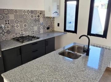 Casa · 100m² · 4 Ambientes · Departamento en Venta - 2 Dorm. 1 Baño - 170 m - Mar del Plata