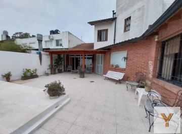 Casa · 265m² · 5 Ambientes · Casa en Venta - 4 Dorm. 2 Baños - 519.6 m - Mar del Plata