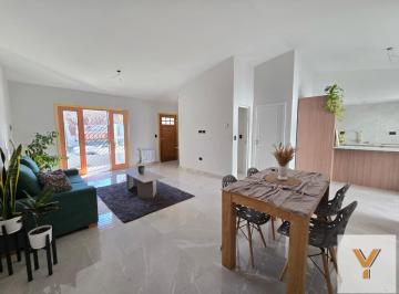 PH · 108m² · 3 Ambientes · PH en Venta - 2 Dorm. 2 Baños - 136 m - Mar del Plata