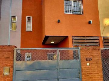 Casa · 85m² · 4 Ambientes · 1 Cochera · Alquiler Dúplex en Resistencia
