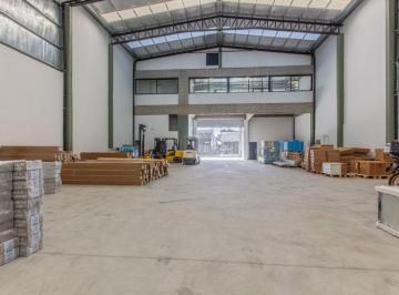 Bodega-Galpón · 916m² · Galpón - Depósito - con Oficinas y Local - Financiación - Permuta - Villa Ballester