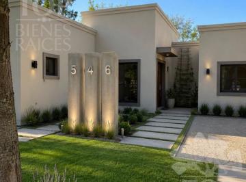 Casa · 181m² · 5 Ambientes · 2 Cocheras · Casa en San Matias