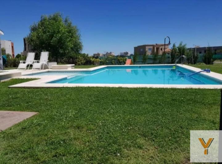 Casa · 250m² · 7 Ambientes