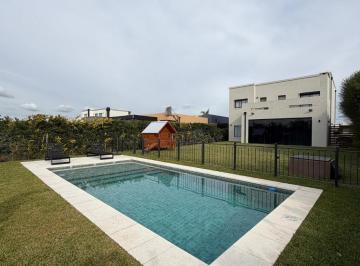 Casa · 600m² · 6 Ambientes · 2 Cocheras · Barrio Privado Santa Elena, Pilar del Este. Al 1000