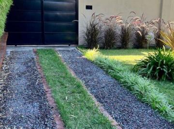 Casa · 185m² · 6 Ambientes · 5 Cocheras · Venta Casa Villa Luzuriaga 6 Ambientes