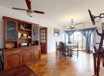 Departamento · 71m² · 4 Ambientes · Venta Depto 4 Amb C/balcón en Av Mitre Avellaneda