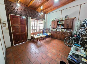 Casa · 105m² · 3 Ambientes · Casa - Lote Propio - 2 Viviendas - en Block - Mataderos
