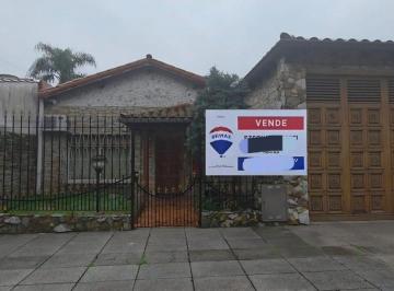 Casa · 109m² · 3 Ambientes · 1 Cochera · Venta Casa 3 Amb San Justo Cochera Patio Lavadero