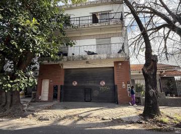 Bodega-Galpón · 225m² · 6 Ambientes · Galpón Alquiler en Ramos Mejia Sur