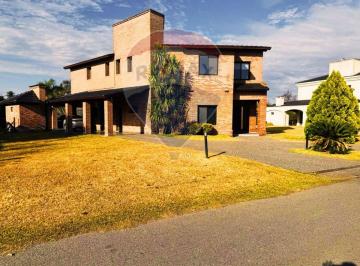 Casa · 311m² · 5 Ambientes · 3 Cocheras · Venta Casa 5 Amb La Concepción, Luján Apta Crédito
