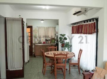 Casa · 140m² · 3 Ambientes · 1 Cochera · En Venta Casa Tres Ambientes Tandil