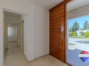 Casa · 171m² · 5 Ambientes · 3 Cocheras · Casa en Venta en Miralagos